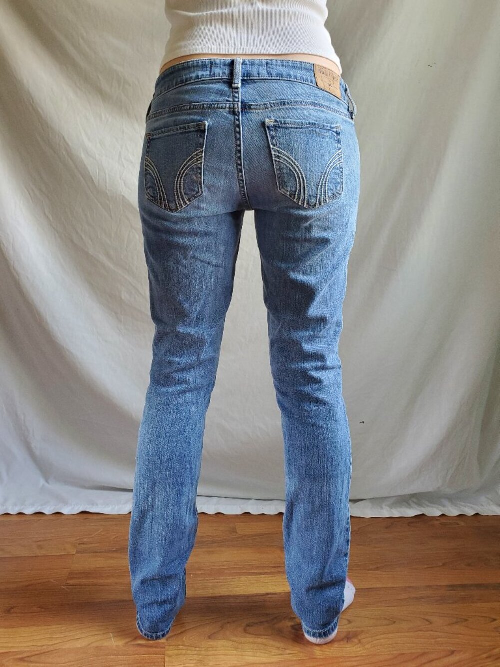 Hollister Jeans - Picture 5 of 16